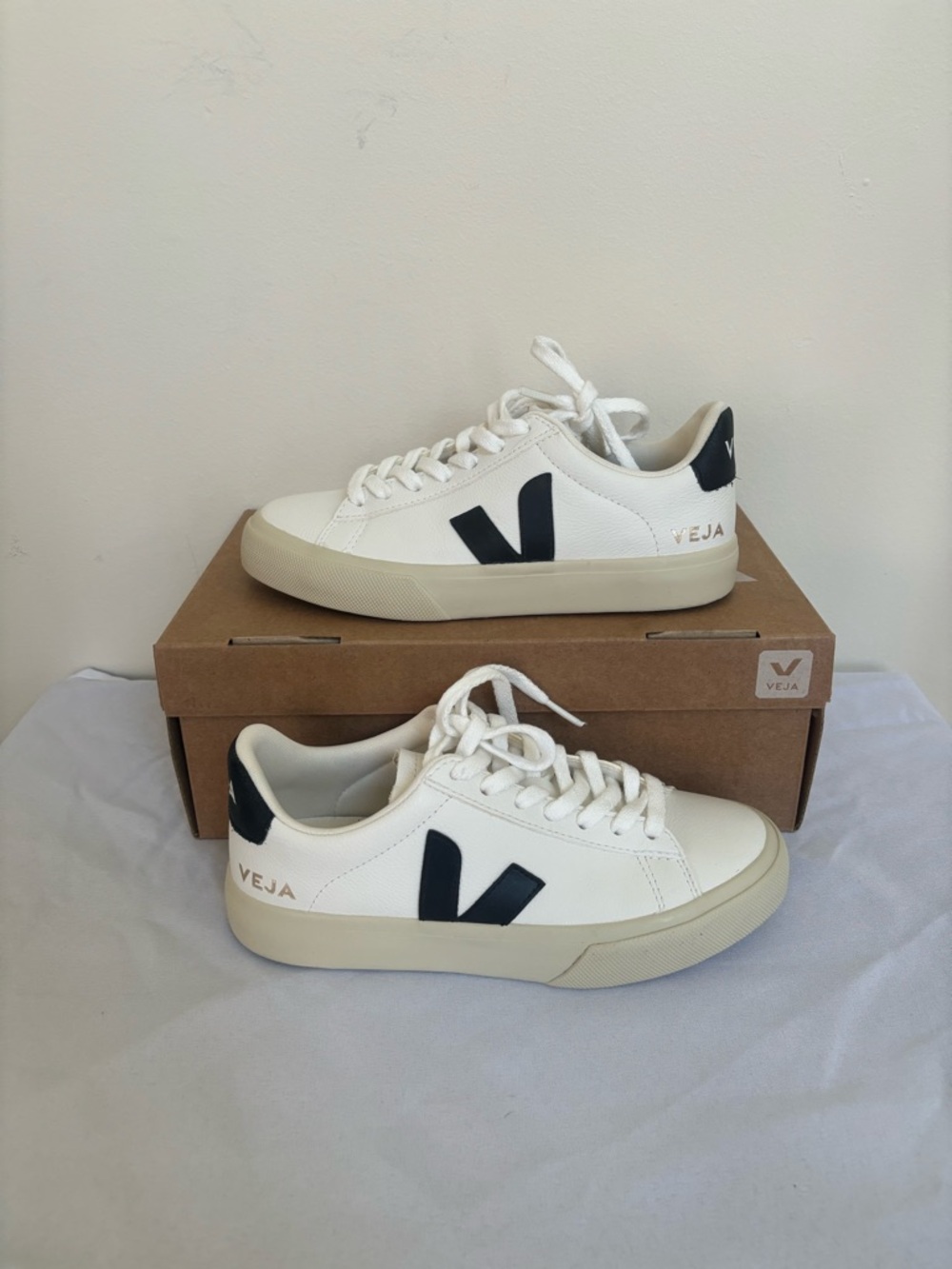 Veja Campo Leather Extra White/Black Size 5 Womens Sneakers Eu36